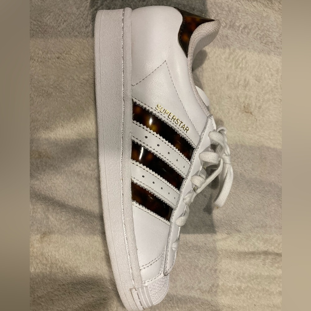 Women’s Adidas superstar athletic shoes tortoise shell size 6.5
